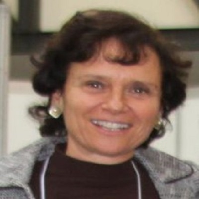 <span>Profesora Asociada de Nefrología de la Universidad Federal de San Pablo (Unifesp).<br /> Brasil</span>