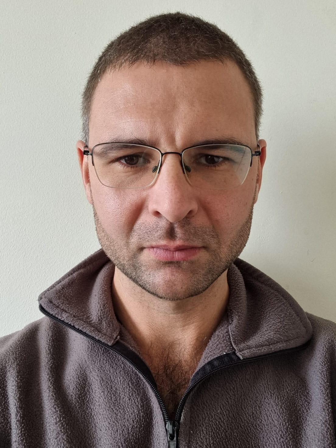 Dr. Sebastián cuello - Tutor