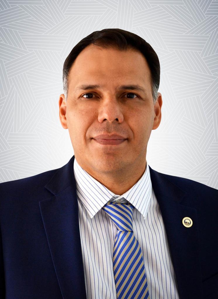 Dr. Mauricio Vasco