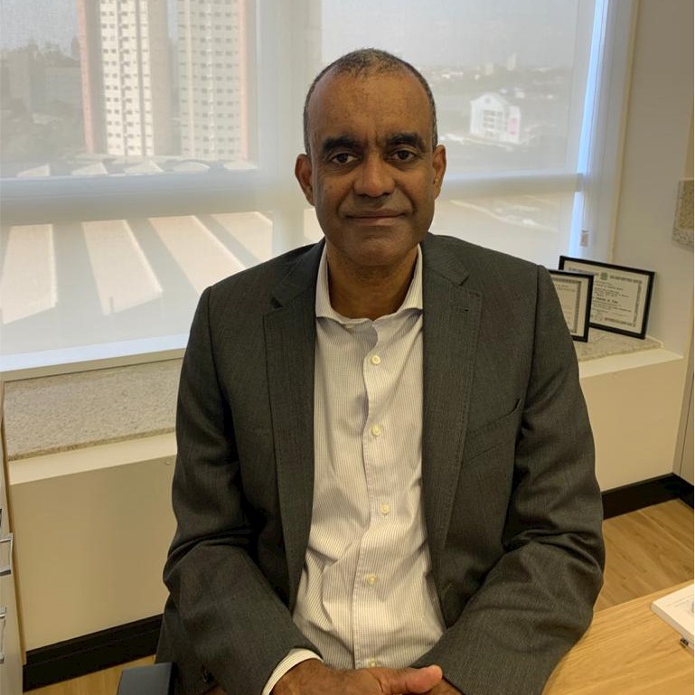 Dr. Emerson Quintino de Lima