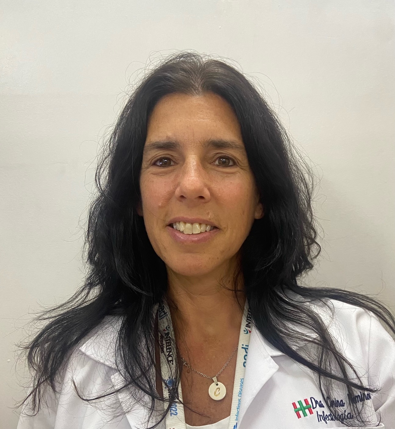 Dra. Corina Nemirovsk.