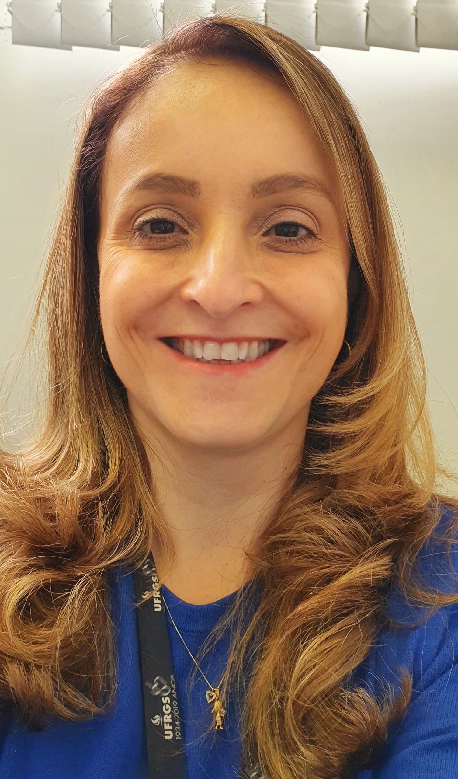 Dra. Juliana Caierão. 